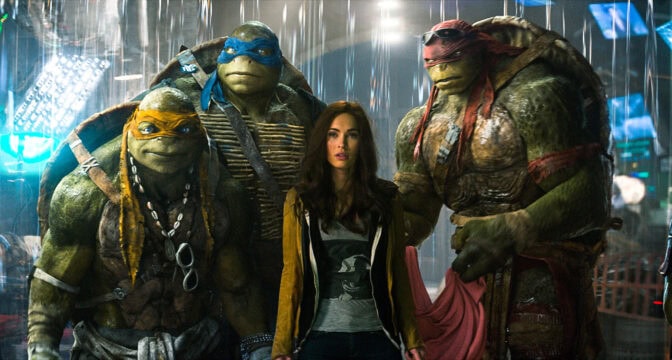 Megan Fox bland CGI-animerade sköldpaddor.