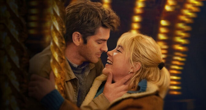 Florence Pugh och Andrew Garfield i "We Live In Time"