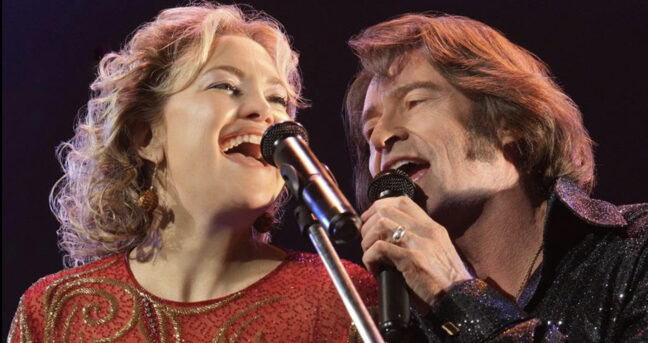 "Song Sung Blue" är en härlig kärlekssaga med Hugh Jackman och Kate Hudson