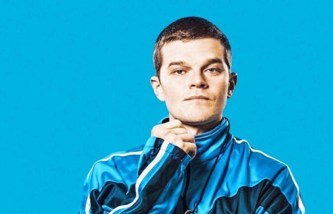 Robert Aramayo hyllas för rollen i "I Swear"