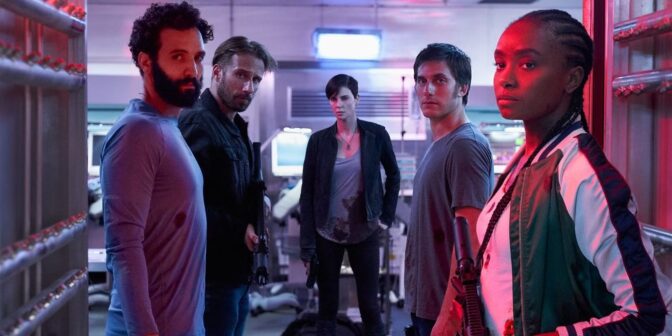 Schoenaerts (tvåa från vänster) i "The Old Guard"