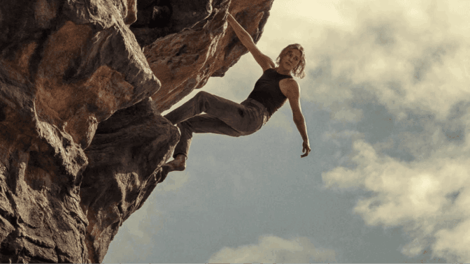 Charlize Theron verkar inte bergsäker här.