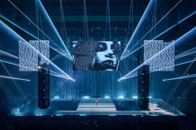 Upplev Billie Eilish som aldrig förr.