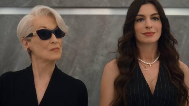Meryl Streep och Anne Hathaway i en hiss i "Djävulen bär Prada 2".