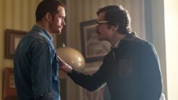 Nu på SVT Play: Alexander Skarsgårds snygga spionserie från 2018 är en av genrens bästa