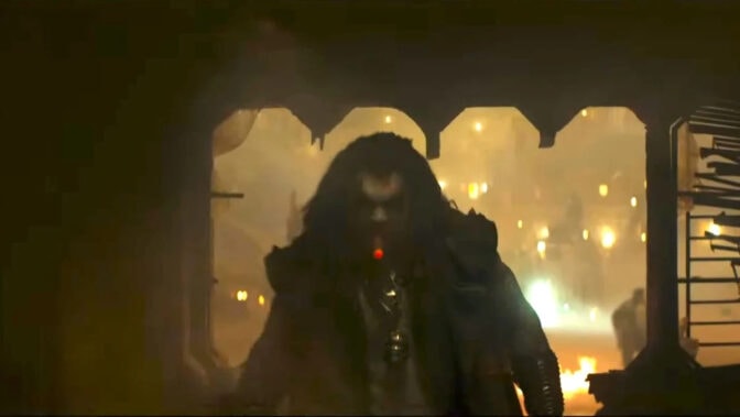 Jason Momoa som Lobo i "Supergirl"