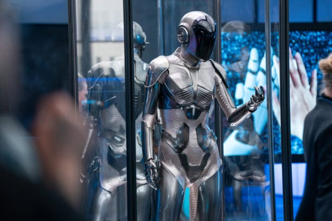 Bild ur sommarens "M3GAN 2.0"