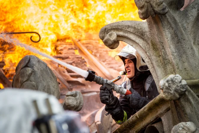 "Notre-Dame brinner", 2022