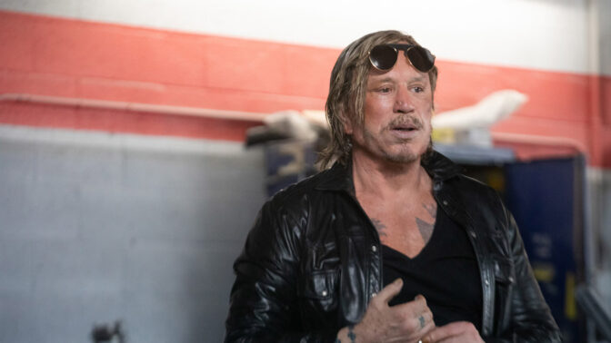 Mickey Rourke i "Section 8" (2022).