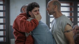 Trailerpremiär: Skräck, blod och panik när Sverige drabbas av en ny epidemi i ”Vaka”