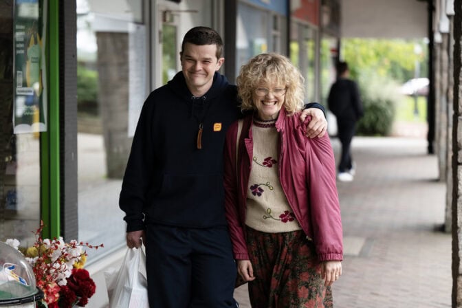 Robert Aramayo och Maxine Peake