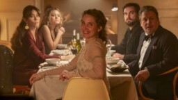 Tuva Novotny: ”Danmark tar sig själva på så djävulskt stort allvar”