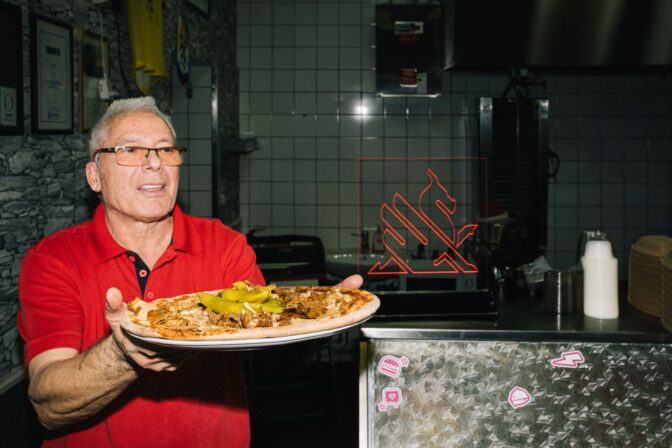 Pizzabagaren Yusuf Yalcin på Pizza Pomodoro i Göteborg