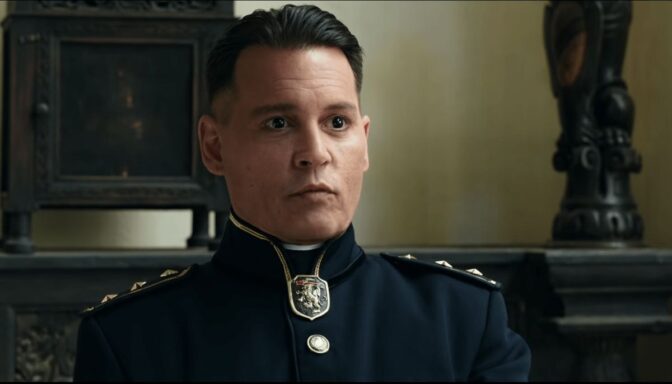 Johnny Depp väntar på barbarer.