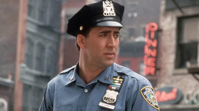 Nicolas Cage delar ut miljoner i kvällens film.