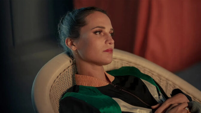 Alicia Vikander i "Irma Vep".