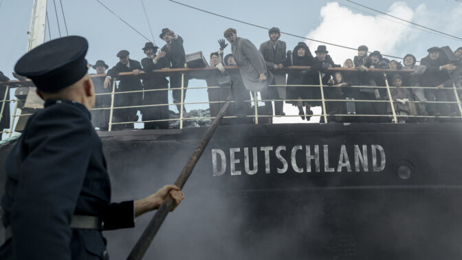 Ur finska "Never Alone"