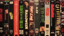 Obskyr skräckfilm såldes just för över 40 000 kronor på Tradera – på VHS