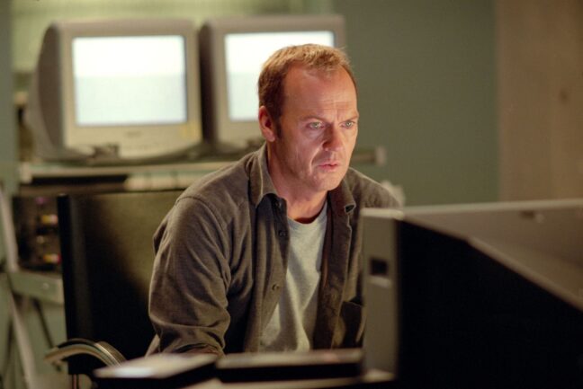 Michael Keaton i "White Noise" (2005)