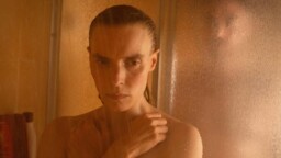 2022 års vidrigaste film finns nu på HBO Max – ”ren feelbad-skräck”