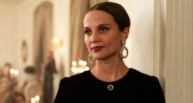 Alicia Vikander förvånas över kritiken mot nya filmen: ”De sa att det var pro-Putin”