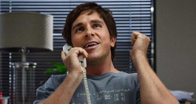 På tv ikväll: Christian Bale Oscarsnominerades i en sylvass dramakomedi från 2015