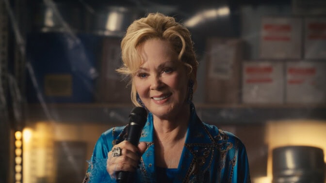 Jean Smart är glad.