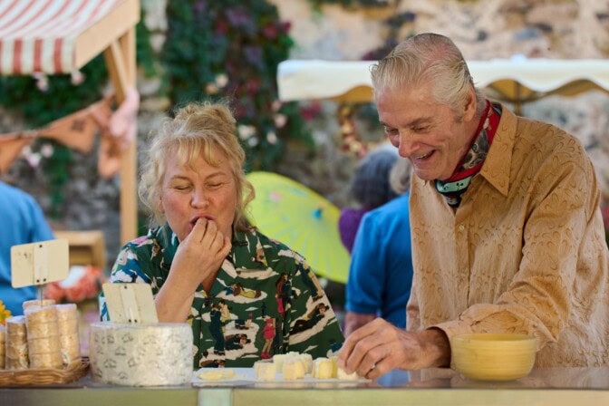 Eva Melander och Claes Månsson smakar på det goda livet i "Je m'appelle Agneta"