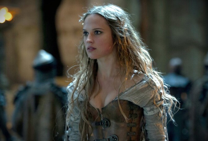 Alicia Vikanders fantasyfiasko från 2014 lämnar Netflix ikväll