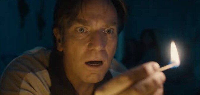 Ewan McGregor och hans grannar får besök av dinosaurier i trailern för ”The End of Oak Street”