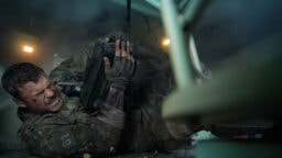 Premiär för brutala ”War Machine” – ”Reacher”-stjärnans tuffaste roll hittills