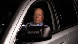 Ikväll på tv: Bruce Willis är ”frånvarande” i en av sina sista roller – men thrillern från 2022 överraskar