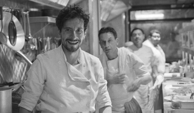 Raúl Briones Carmona spelar kock i "La Cocina"