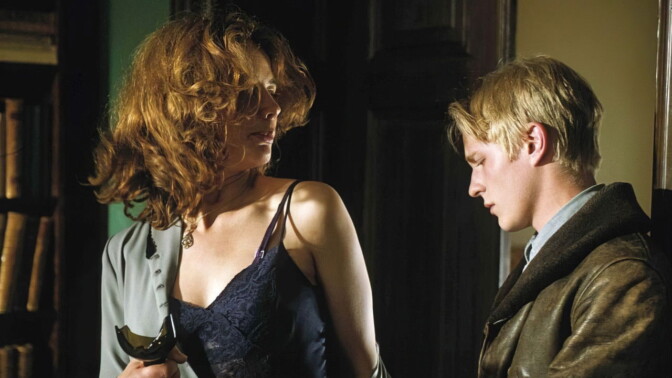 Skandalladdad svensk klassiker från 1995 gör succé 32 år senare – nu 1:a på SVT Play