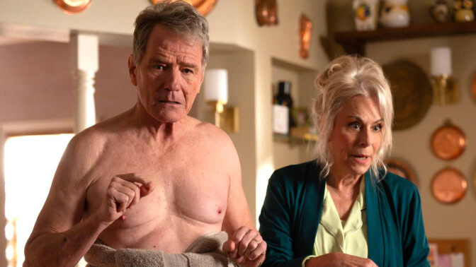 Bryan Cranston, i bar överkropp, och Jane Kaczmarek (fullt påklädd).