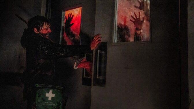 En ”Resident Evil”-film som är läskig? Zach Cregger visar upp höstens stora skräckfilm