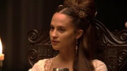 Drömlik fantasy med Alicia Vikander i dubbla roller – nu på Viaplay