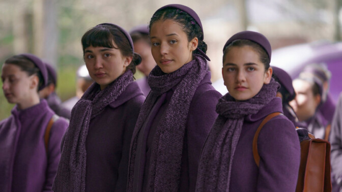 Uppföljaren till ”The Handmaid’s Tale” är ”dystopisk och välgjord” – premiär idag på Disney+