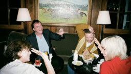 Quentin Tarantino imponerar i sin största filmroll på 30 år