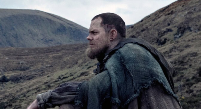 Nya detaljer om Bill Skarsgårds brutala roll i ”The Death of Robin Hood”