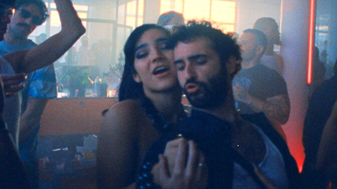 Hysteriskt rolig och rörande debutfilm knockar publiken i Cannes