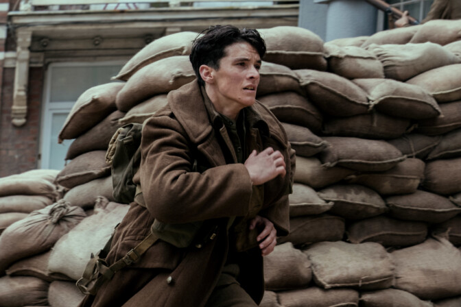 Fionn Whitehead i "Dunkirk".
