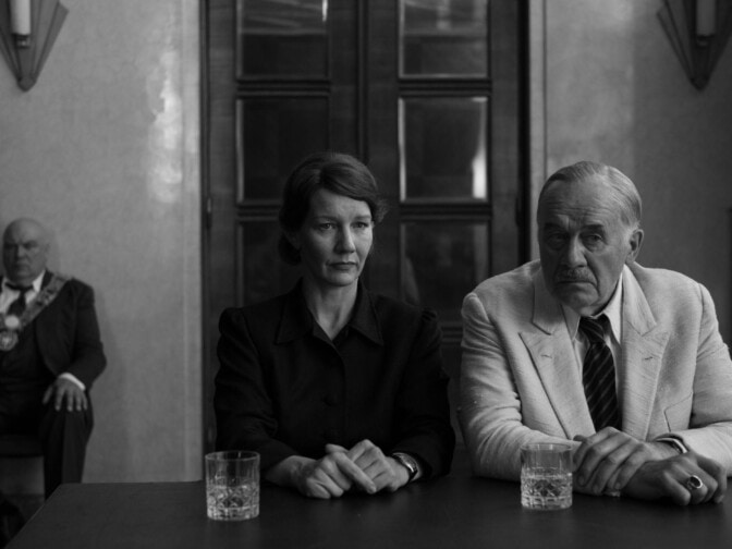 Sandra Hüller och Hanns Zischler i "Fatherland".