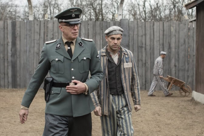Richard van Weyden och Mario Casa går igenom lägret i "Fotografen från Mauthausen".