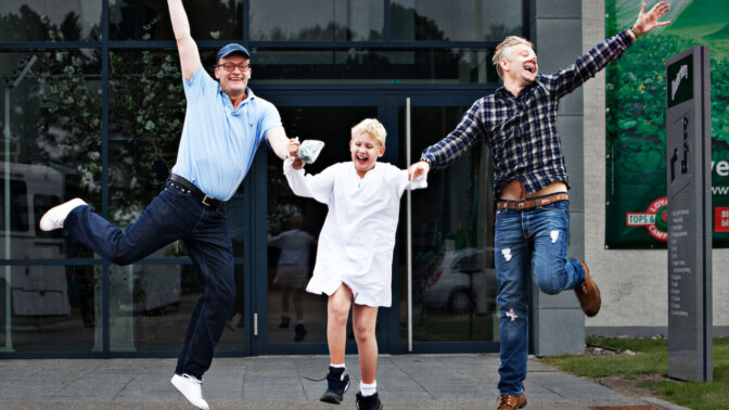 15 hyllade komedier på Netflix som kommer få dig att skratta högt i soffan