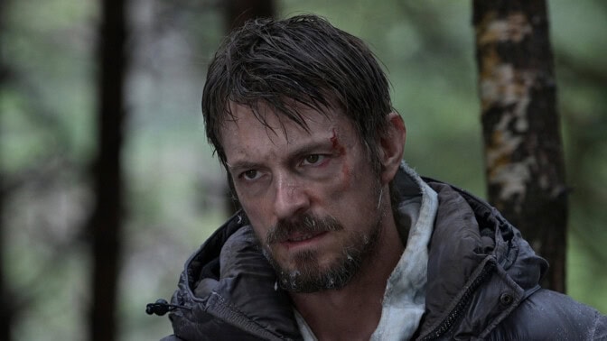 Joel Kinnaman med frost i skägget.