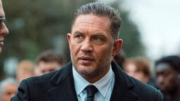 Rykte: Tom Hardy sparkas från Guy Ritchies brutala gangsterdrama