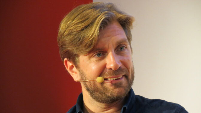 Ruben Östlund överraskar med en dokumentär om Ruben Östlund