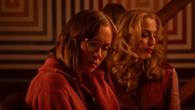 Hannah Einbinder och Gillian Anderson