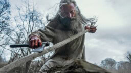 Så bra är nya Robin Hood-filmen: ”Bill Skarsgård imponerar”